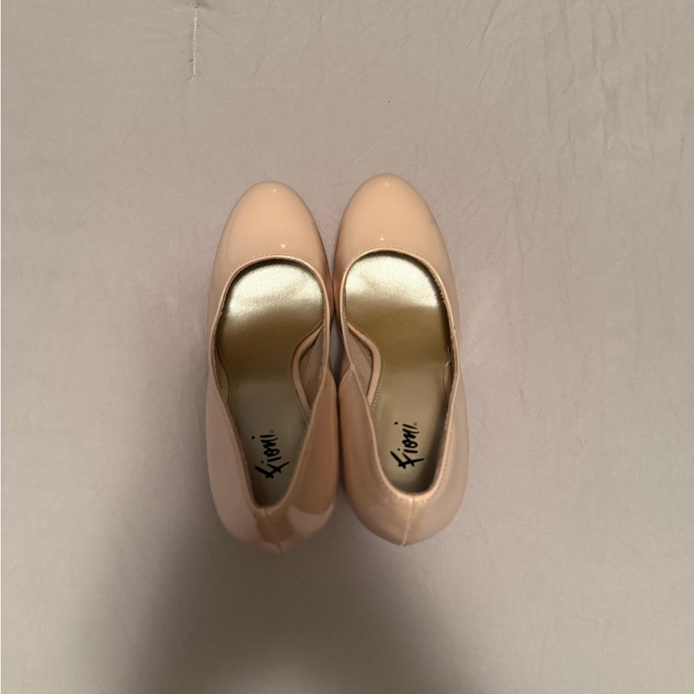 Women's Cream Heels